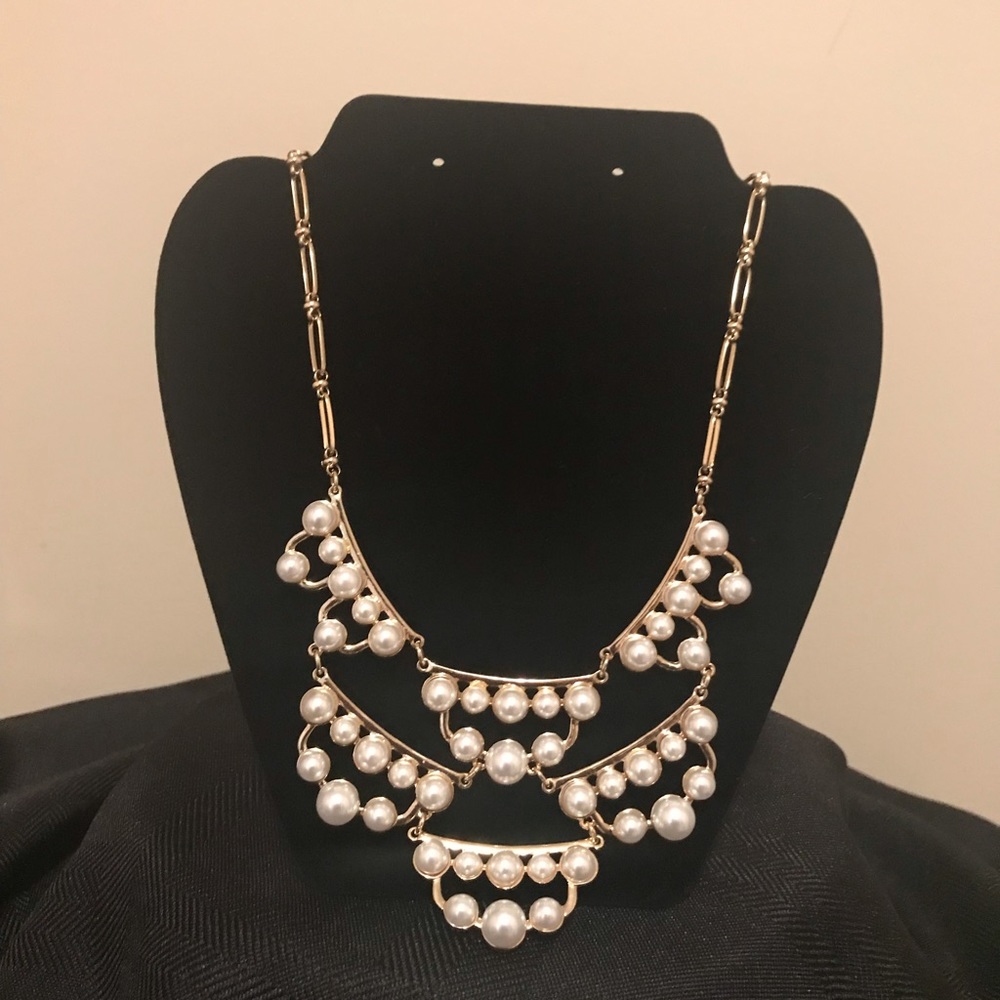 Draping Pearl Necklace